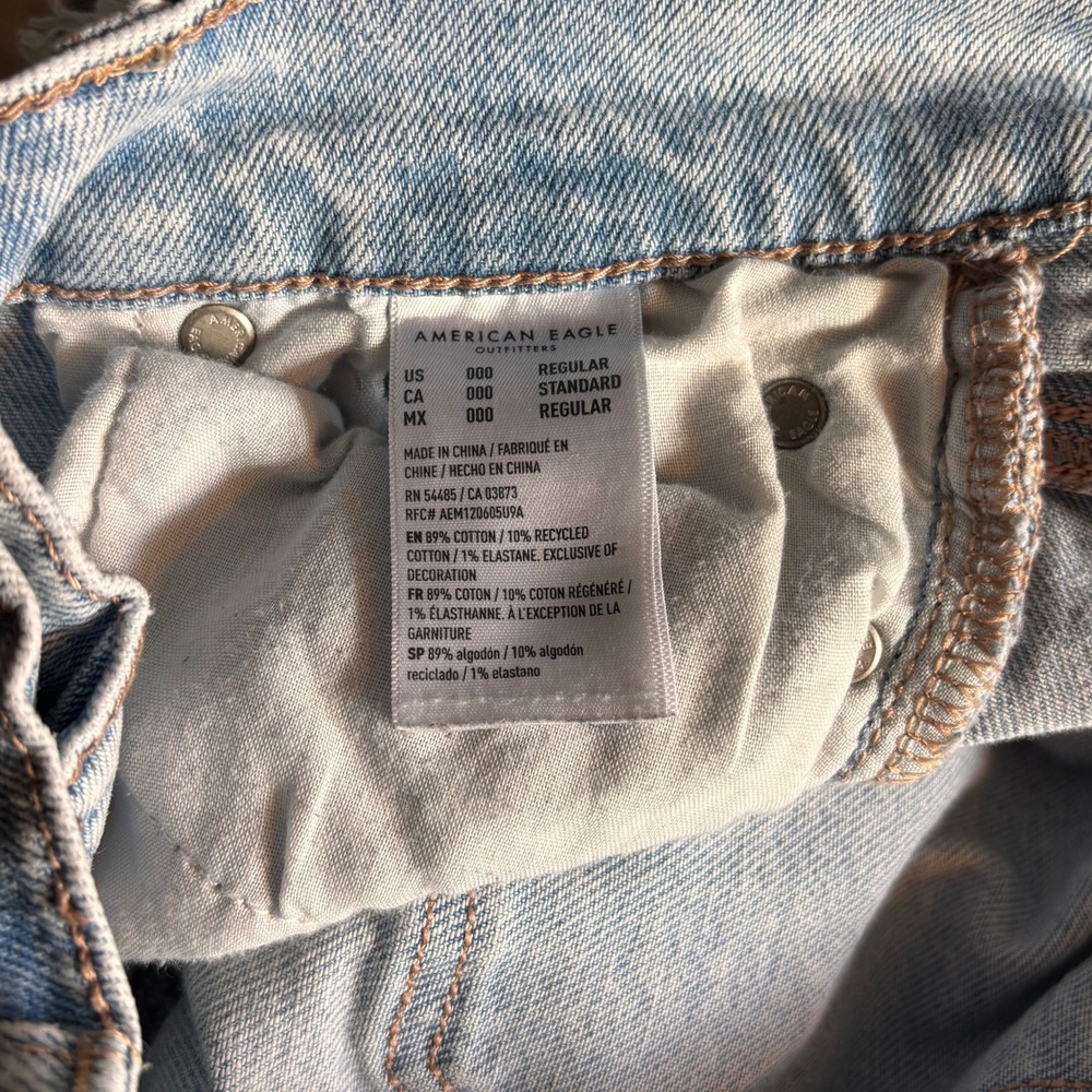 American Eagle Super High Rise Distressed Denim Shorts Light Wash Blue Size 000 - Picture 4 of 5